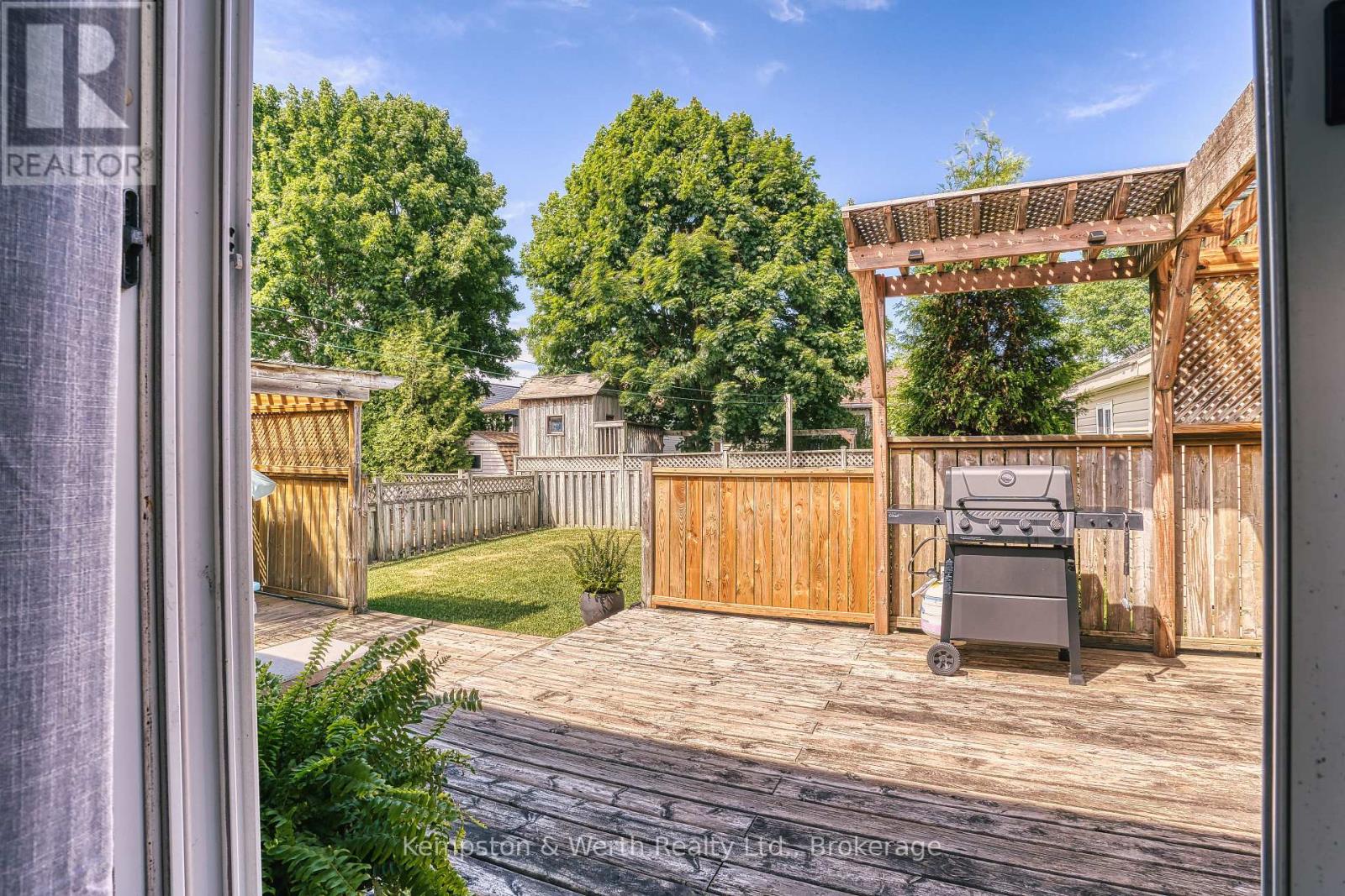 745 LAVERY STREET - 20