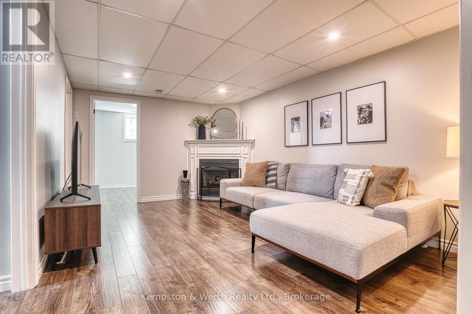745 LAVERY STREET - 29