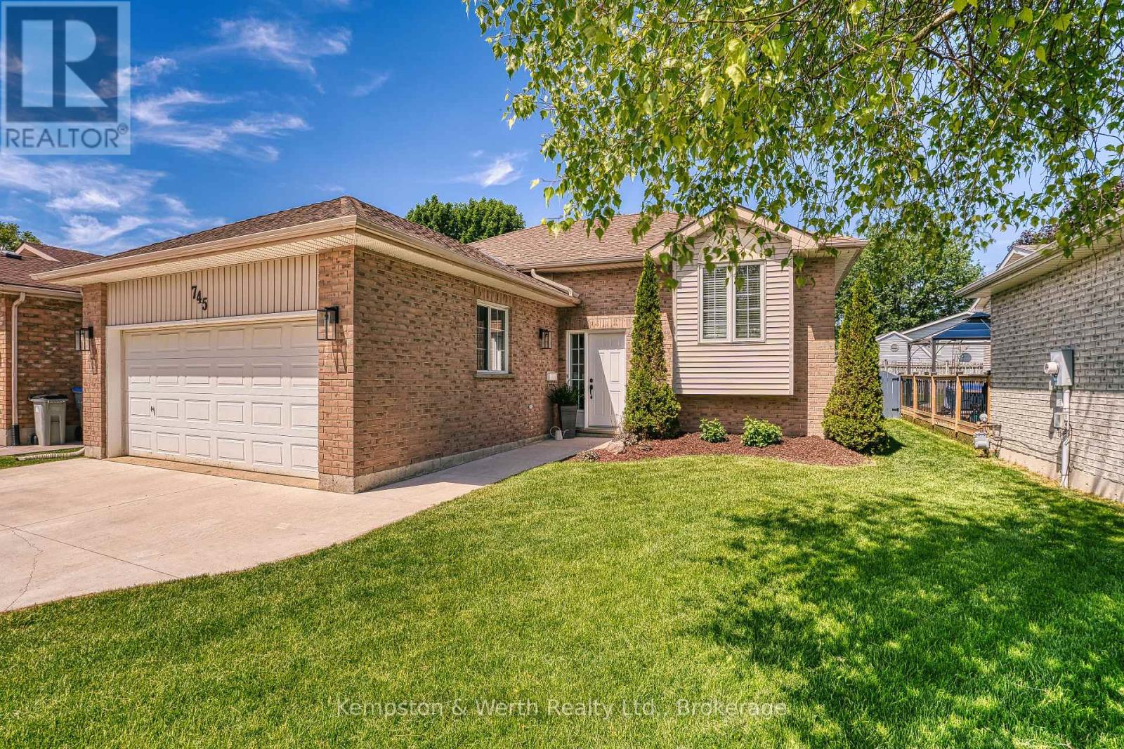 745 LAVERY STREET - 3