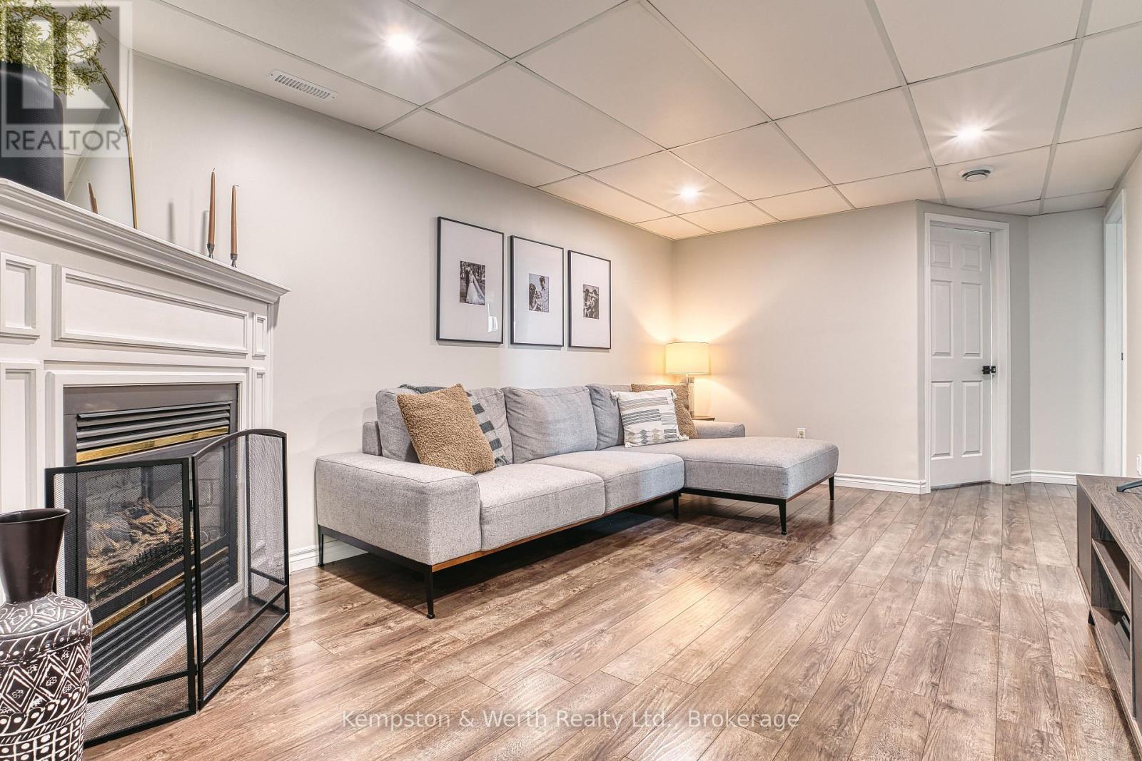745 LAVERY STREET - 30