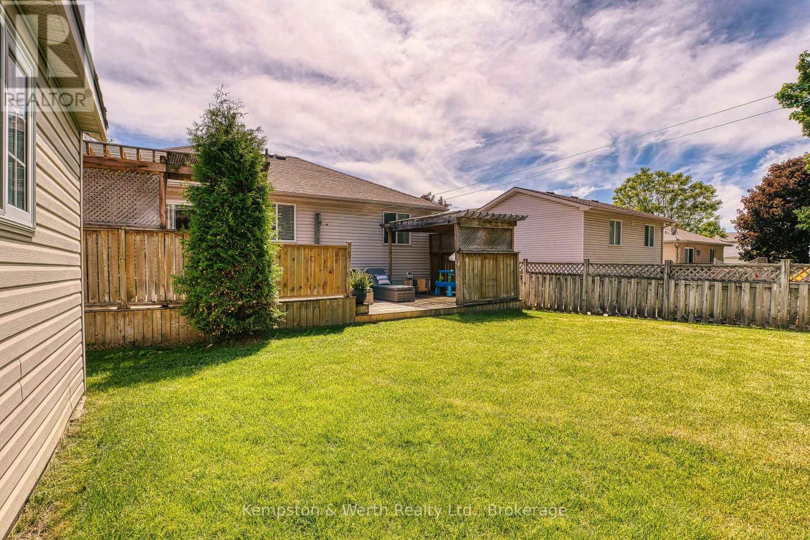 745 LAVERY STREET - 37