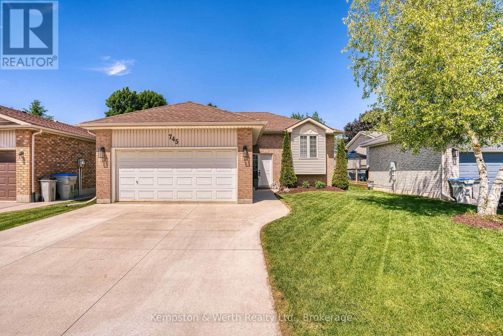 745 LAVERY STREET - 4