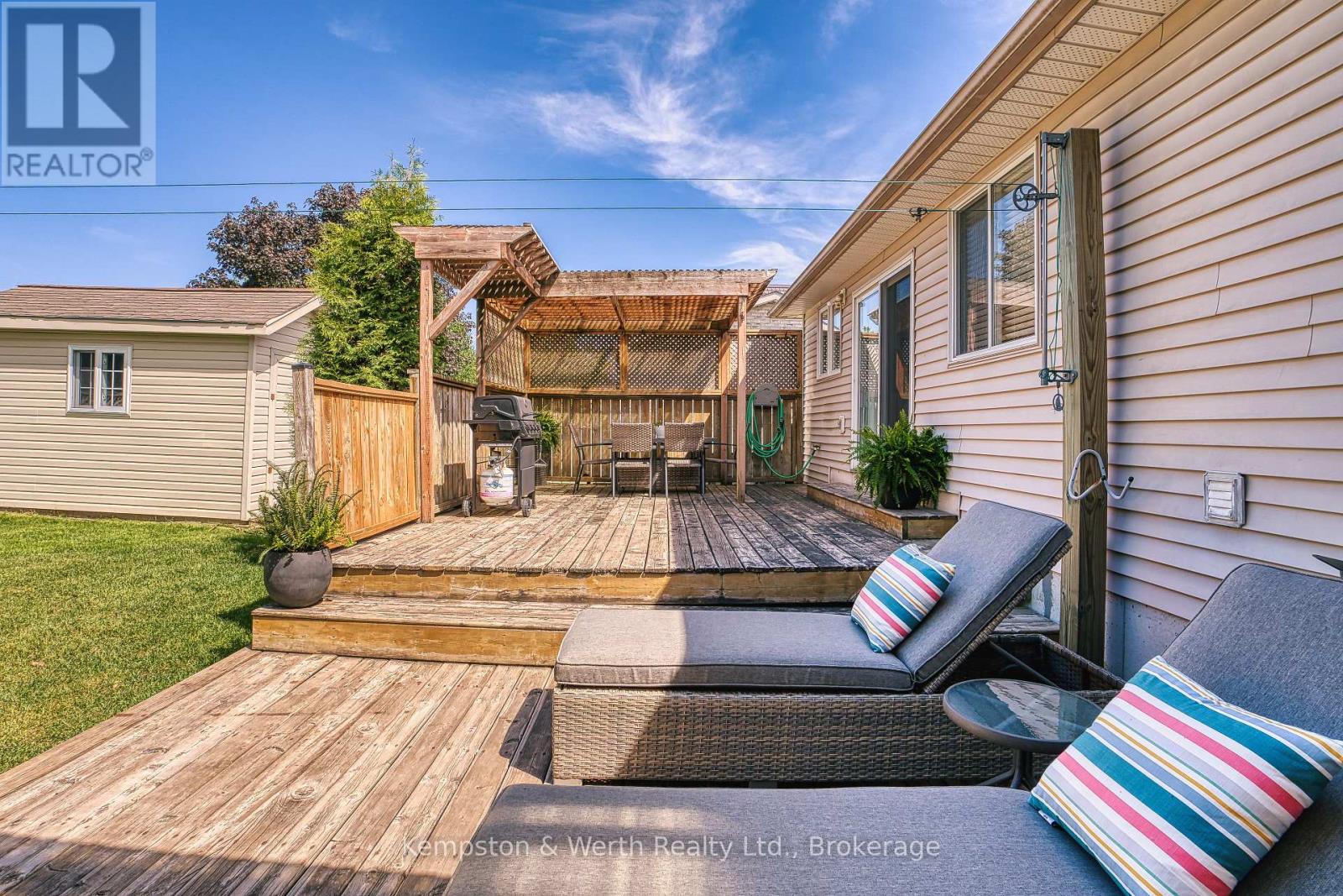 745 LAVERY STREET - 40