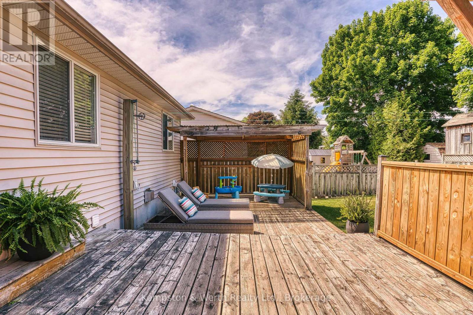 745 LAVERY STREET - 41