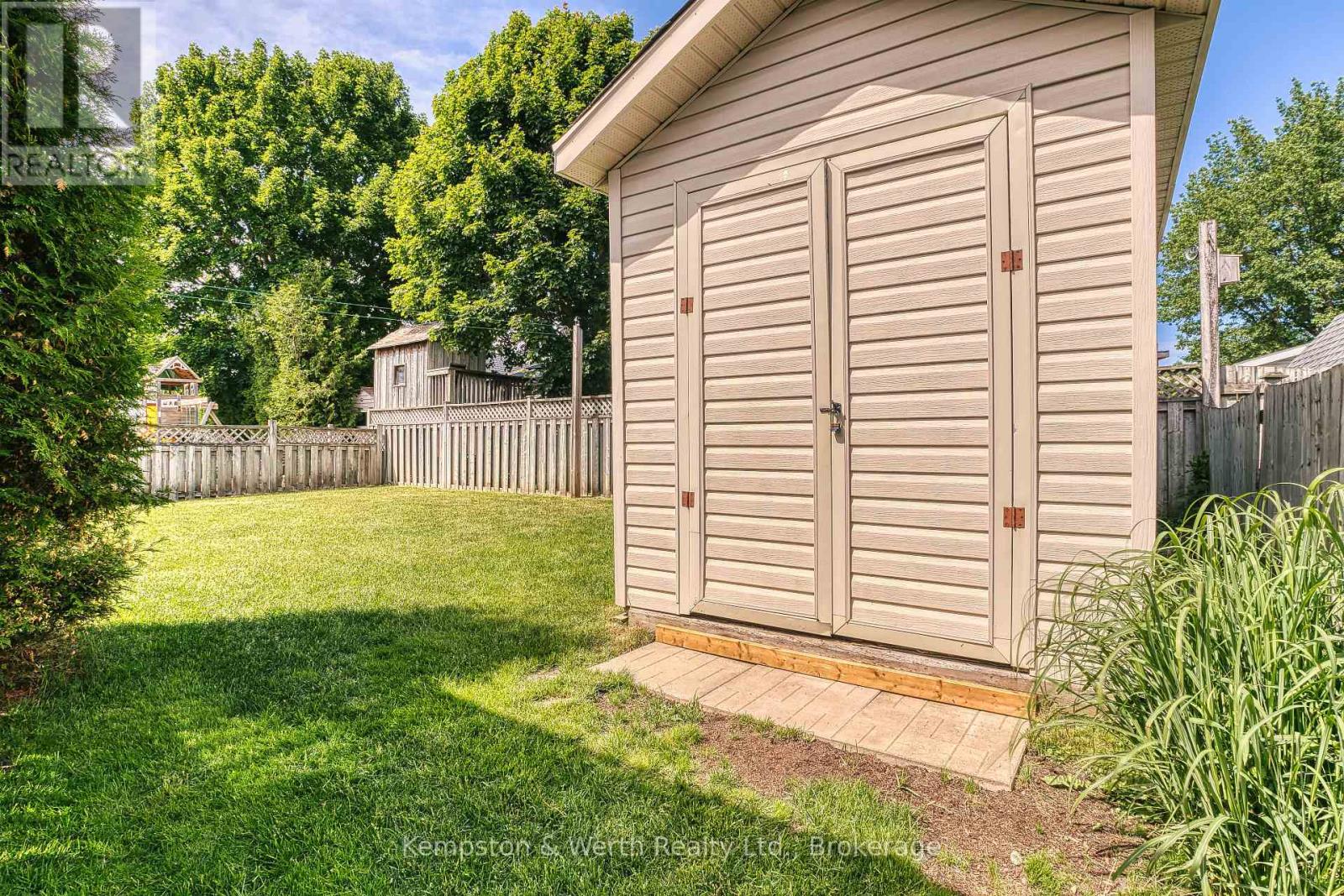 745 LAVERY STREET - 42