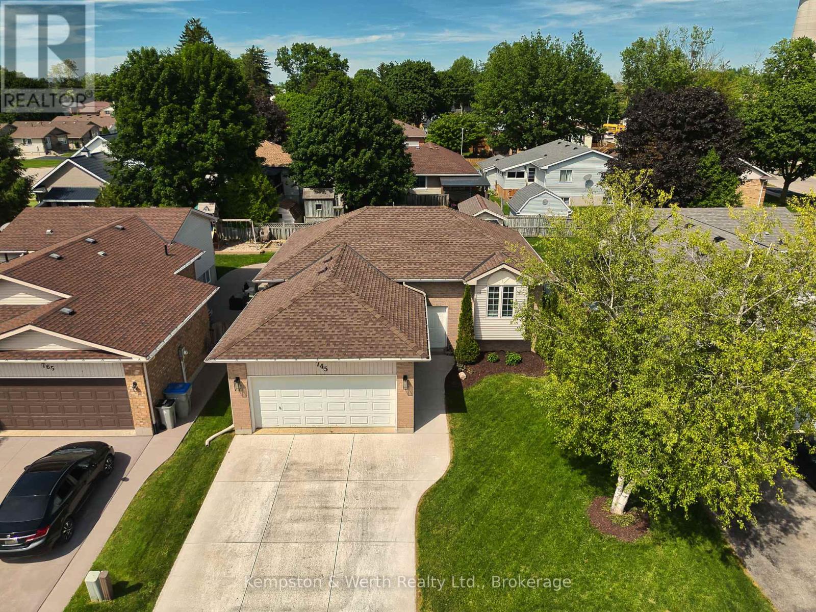 745 LAVERY STREET - 43