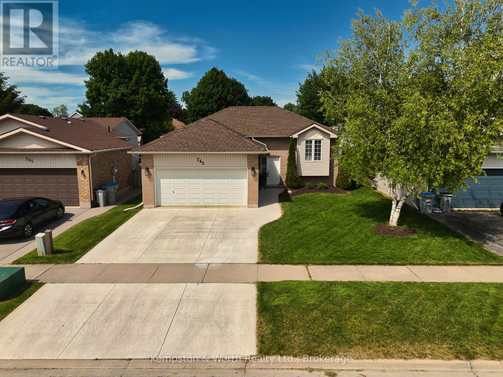 745 LAVERY STREET - 44