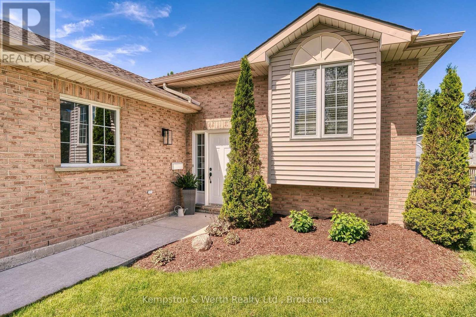 745 LAVERY STREET - 49