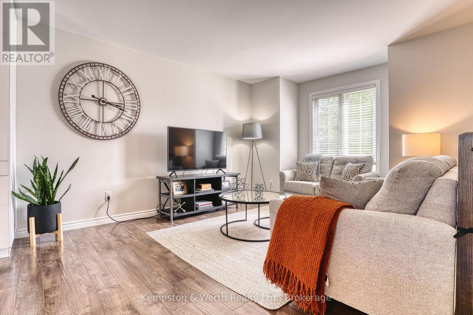 745 LAVERY STREET - 8