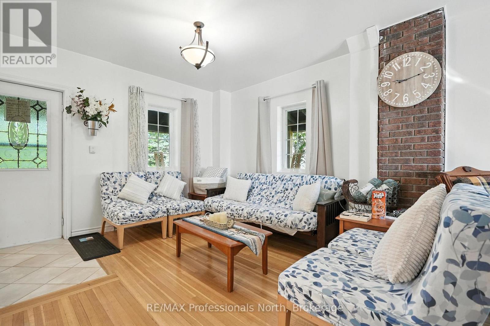 905 STARRATT ROAD - 10