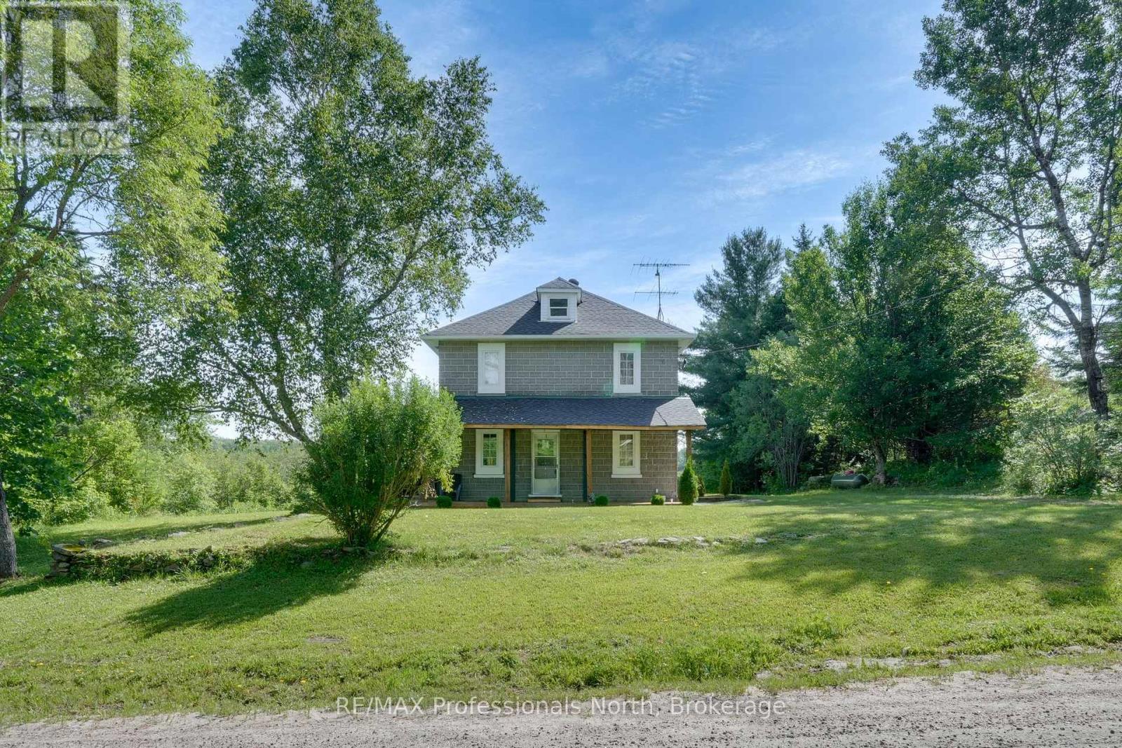 905 STARRATT ROAD - 2