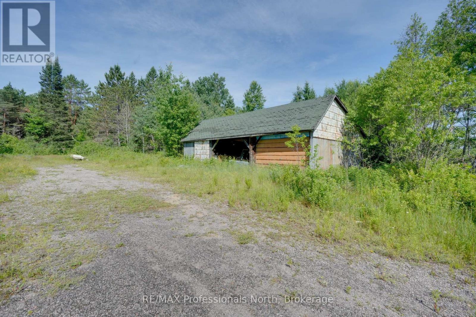905 STARRATT ROAD - 24