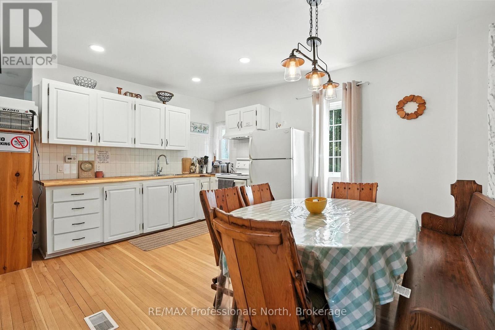 905 STARRATT ROAD - 6