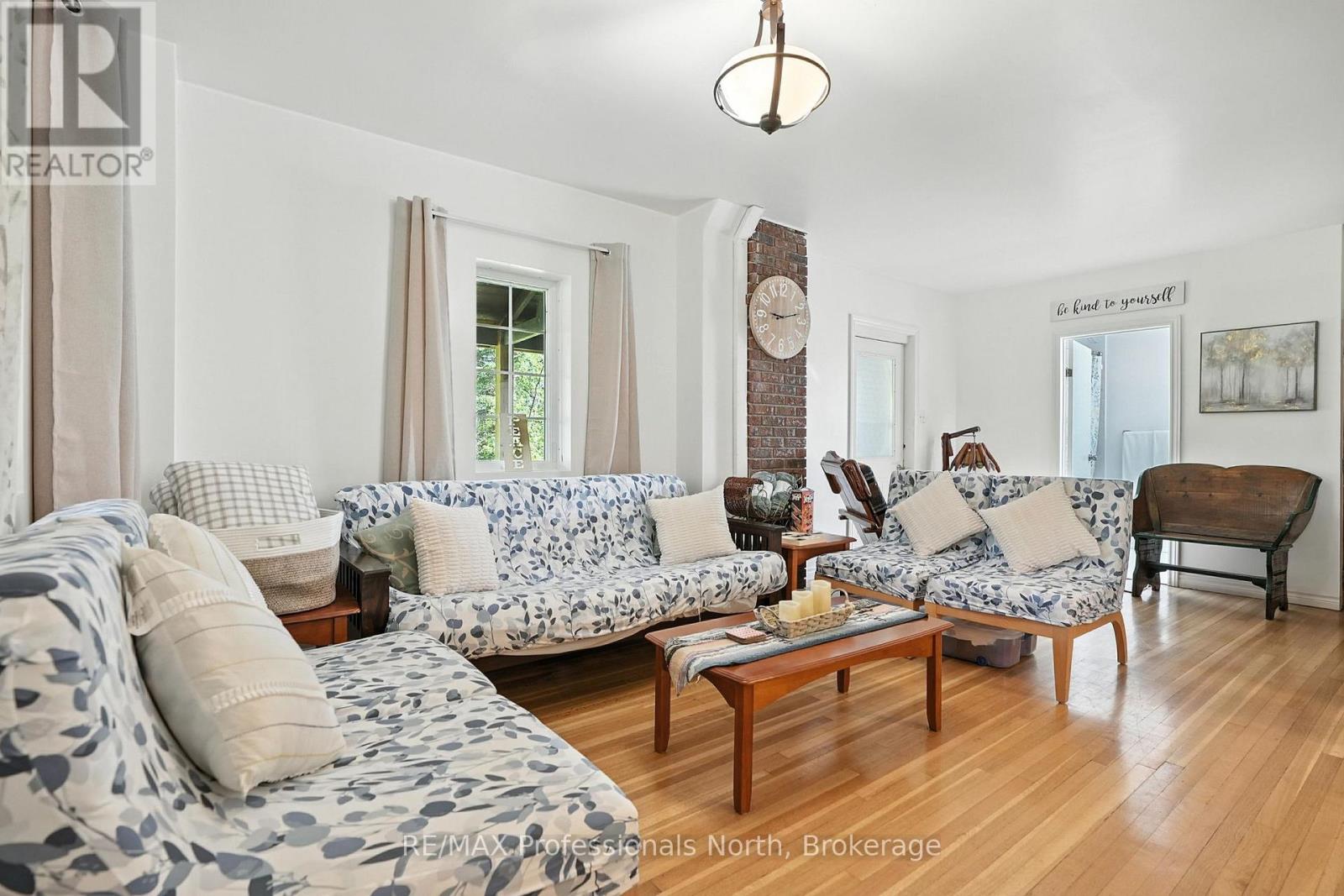 905 STARRATT ROAD - 9