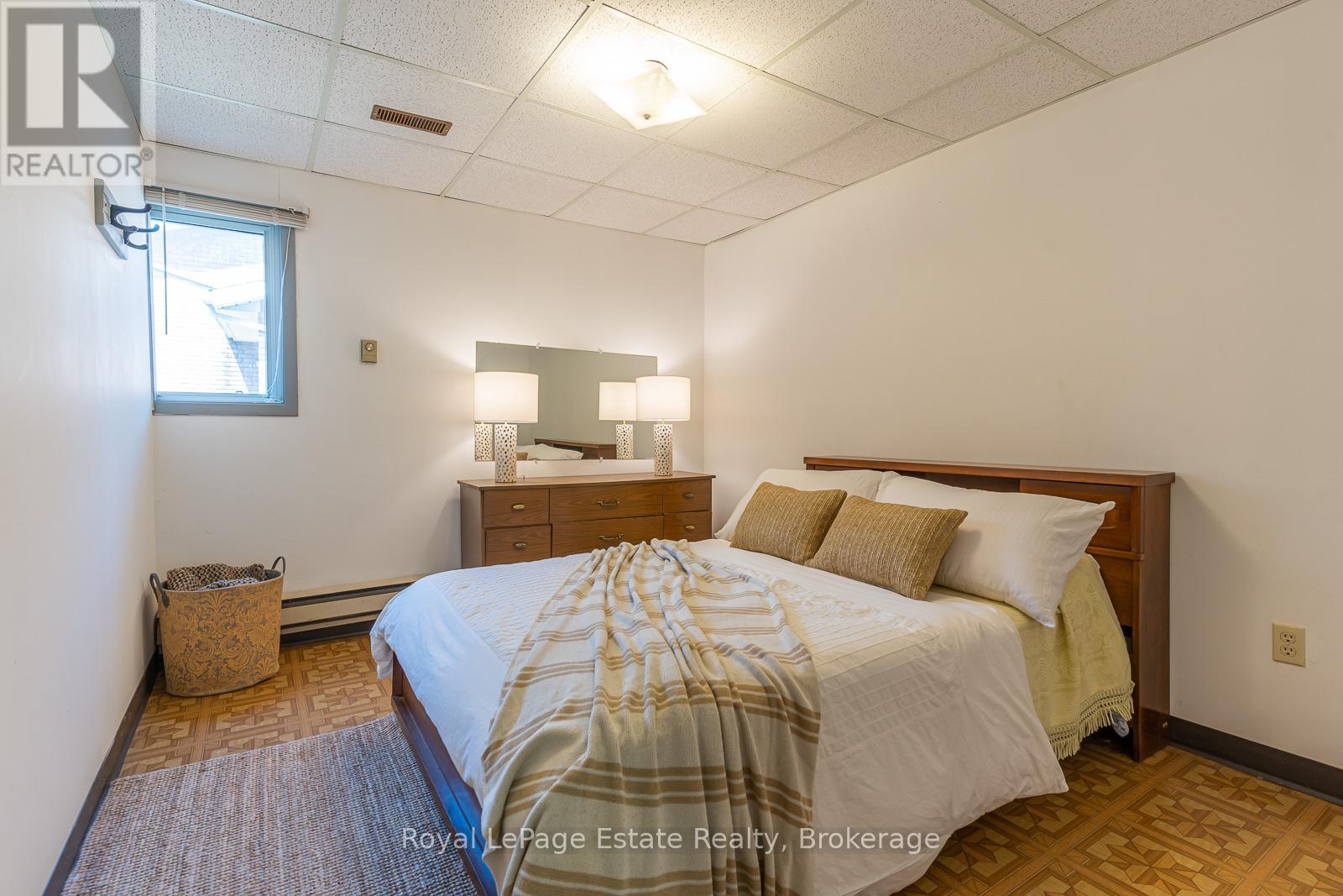 632 BANNISTER DRIVE - 24