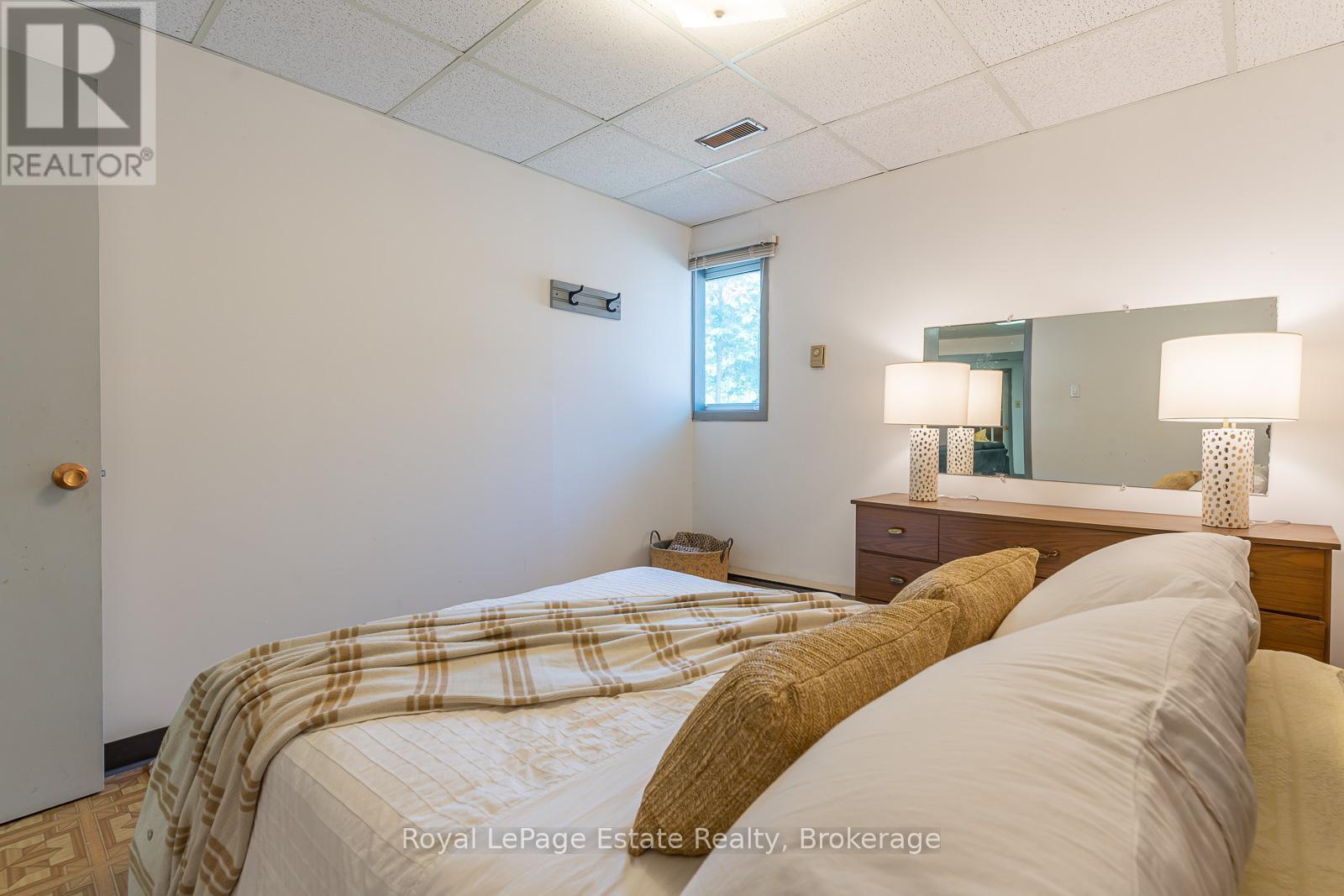 632 BANNISTER DRIVE - 25