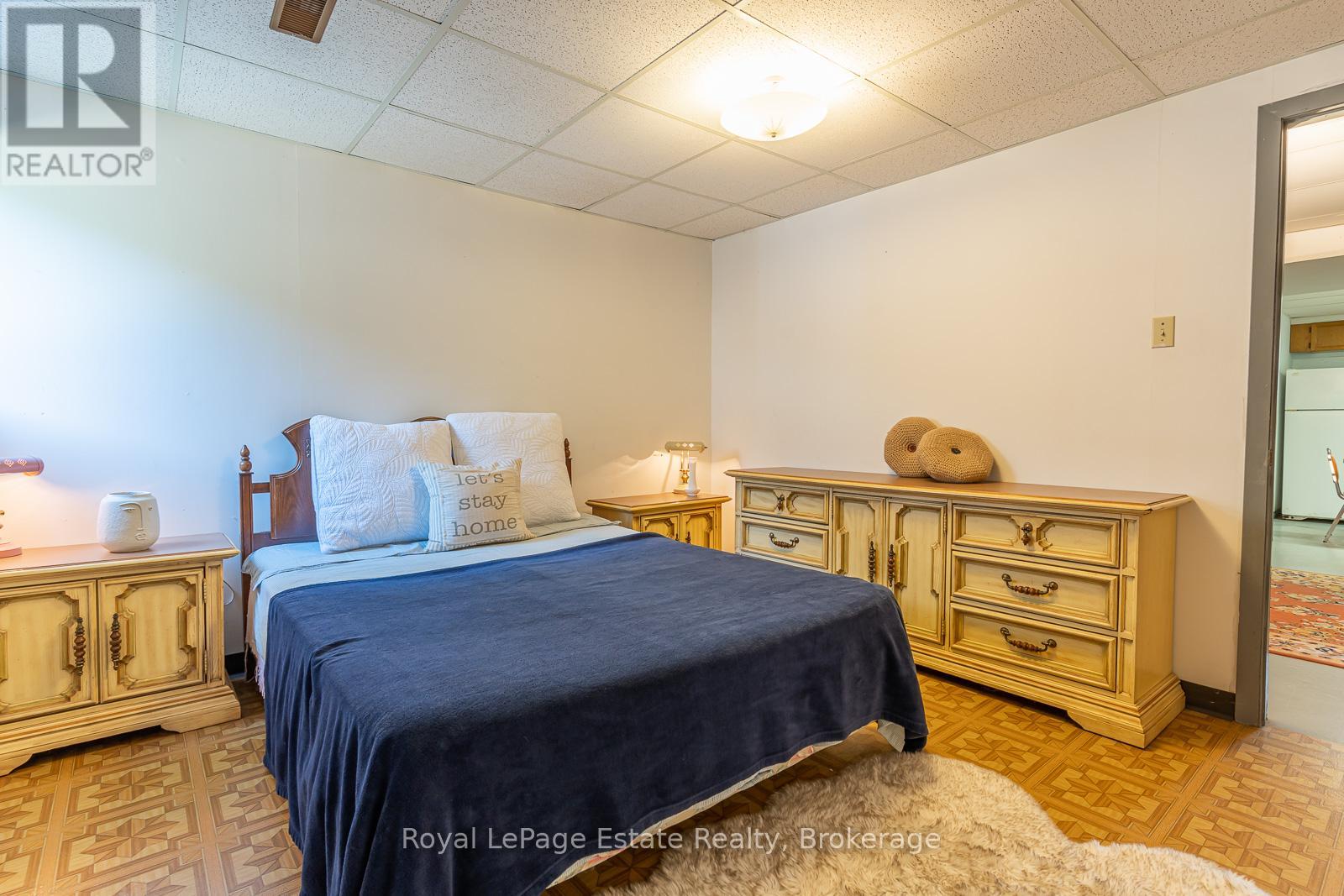632 BANNISTER DRIVE - 27