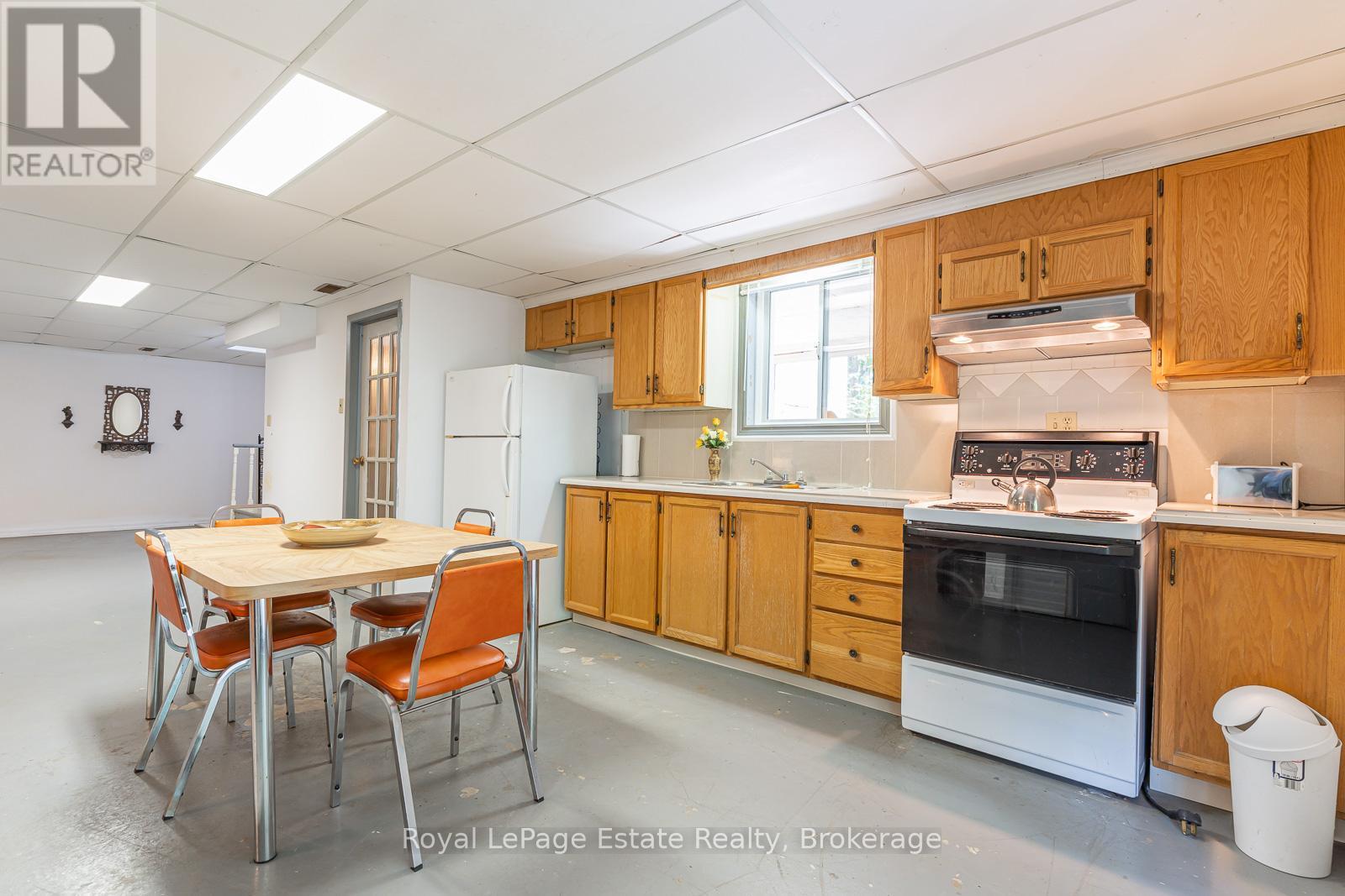 632 BANNISTER DRIVE - 31