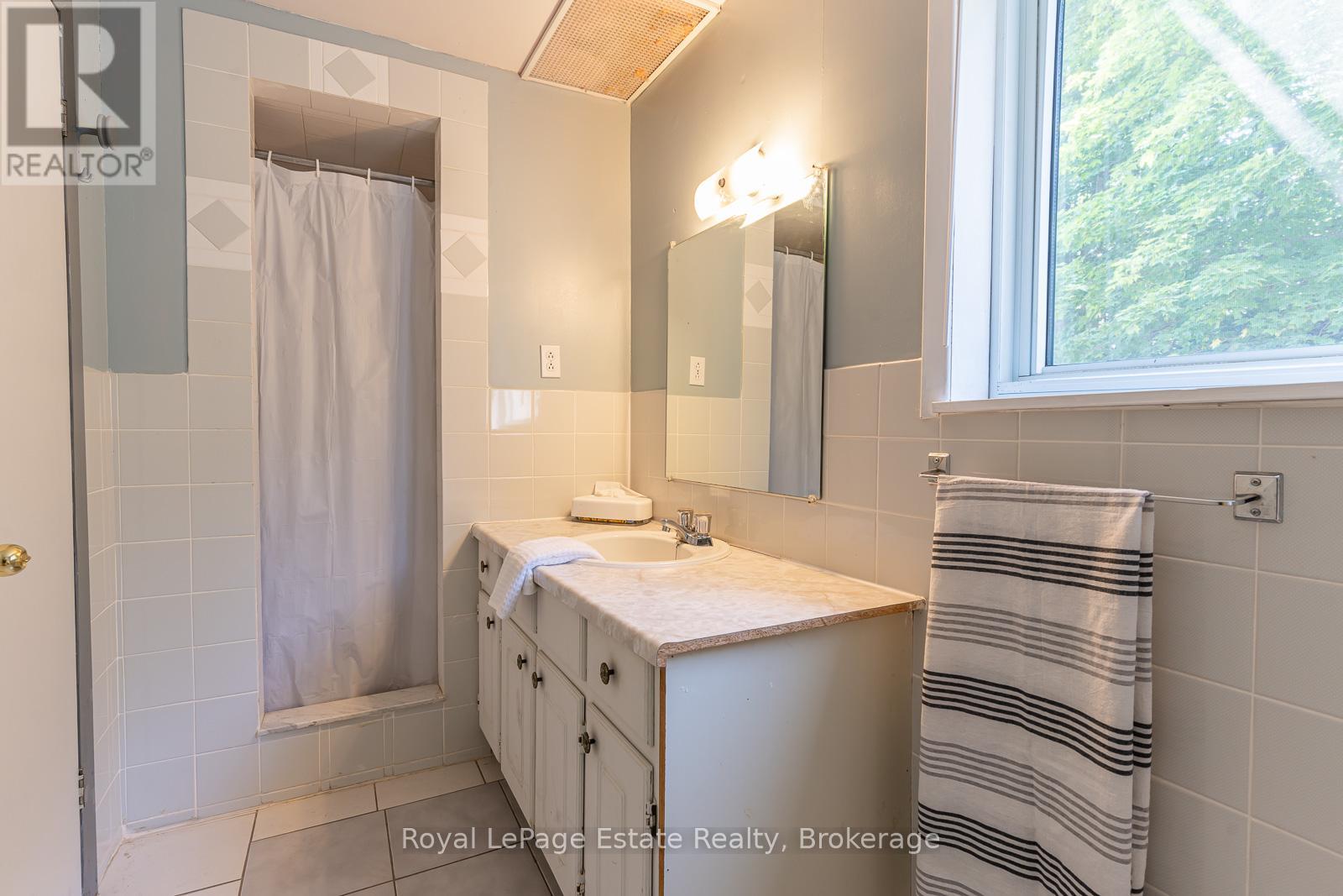 632 BANNISTER DRIVE - 40