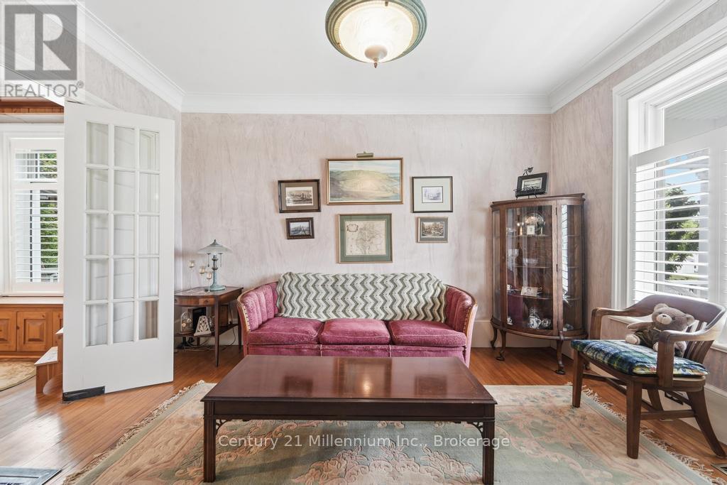 1145 QUEEN STREET - 10