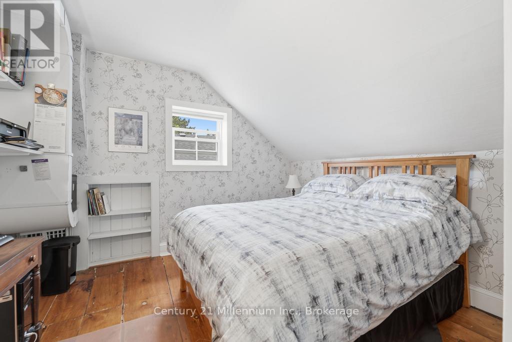 1145 QUEEN STREET - 20