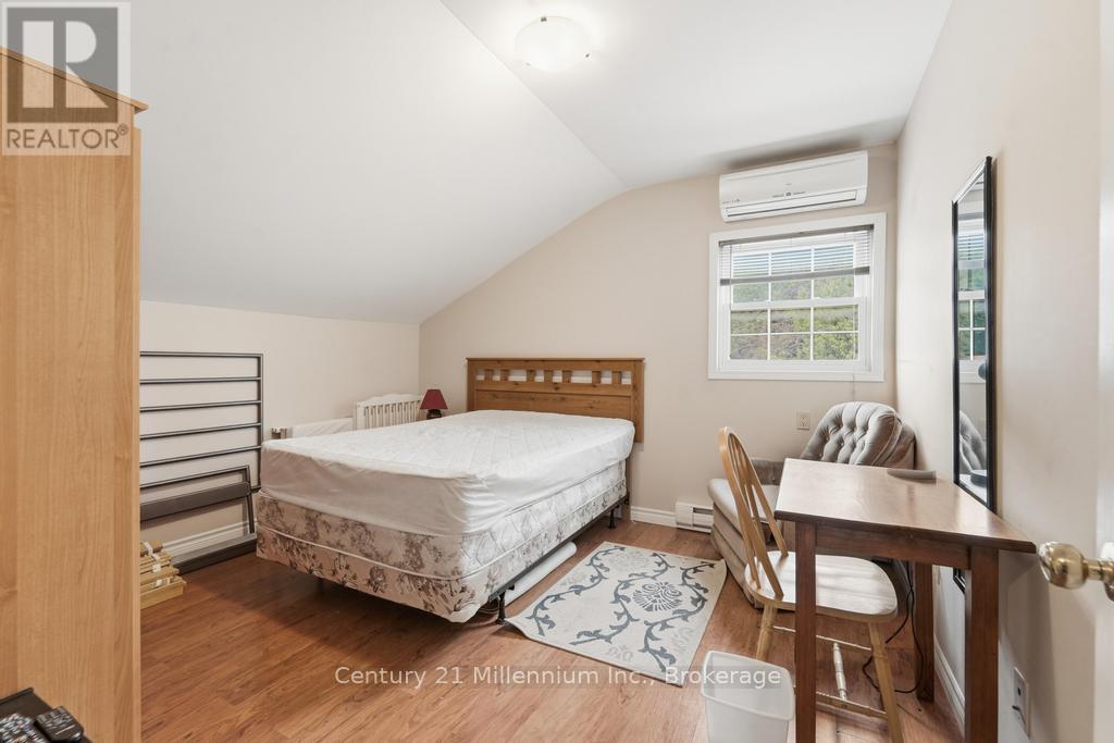 1145 QUEEN STREET - 25
