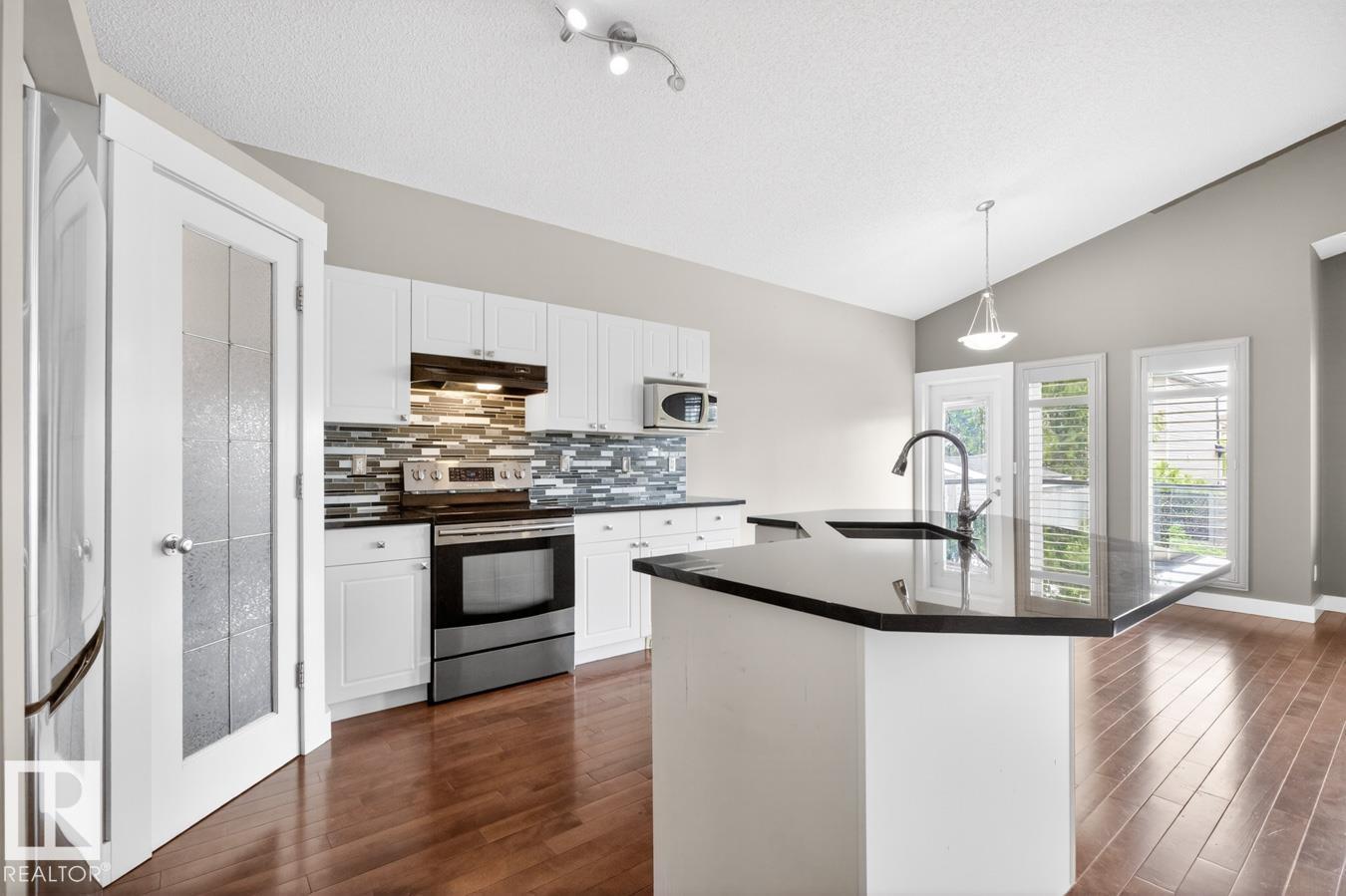 3 DOUGLAS CR — photo 6