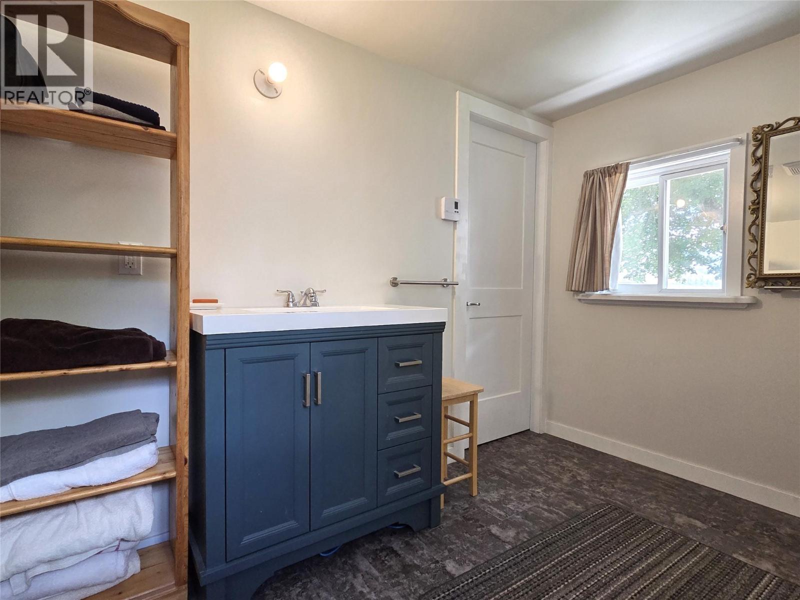 780 CAMERON Avenue - 23