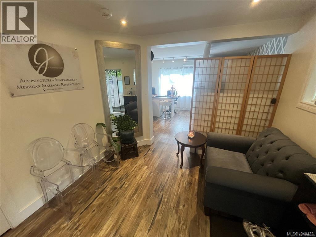 2043 Oak Bay Ave, Oak Bay