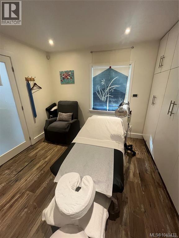 2043 Oak Bay Ave, Oak Bay