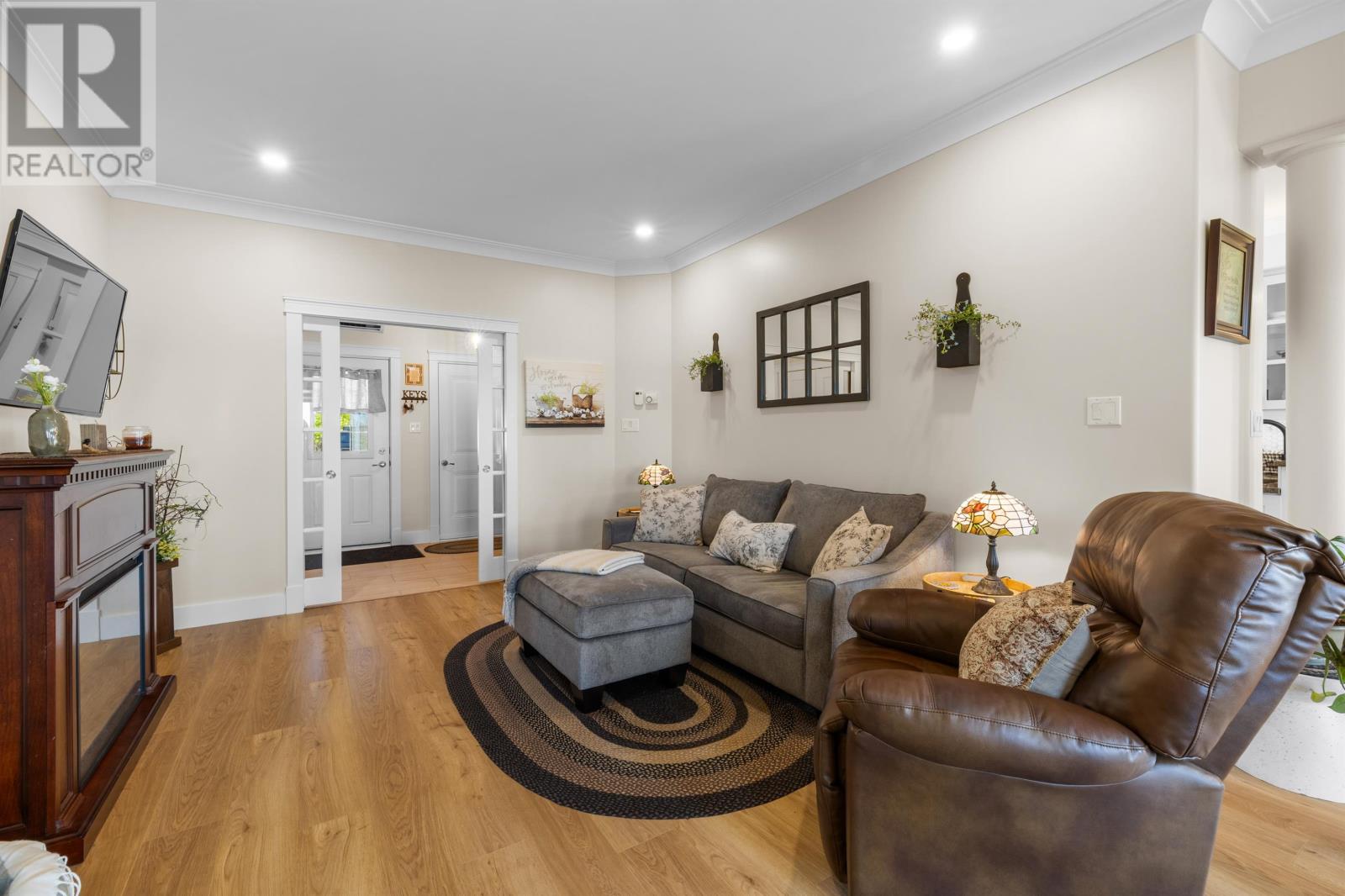 394 MacKenzie Drive - 10