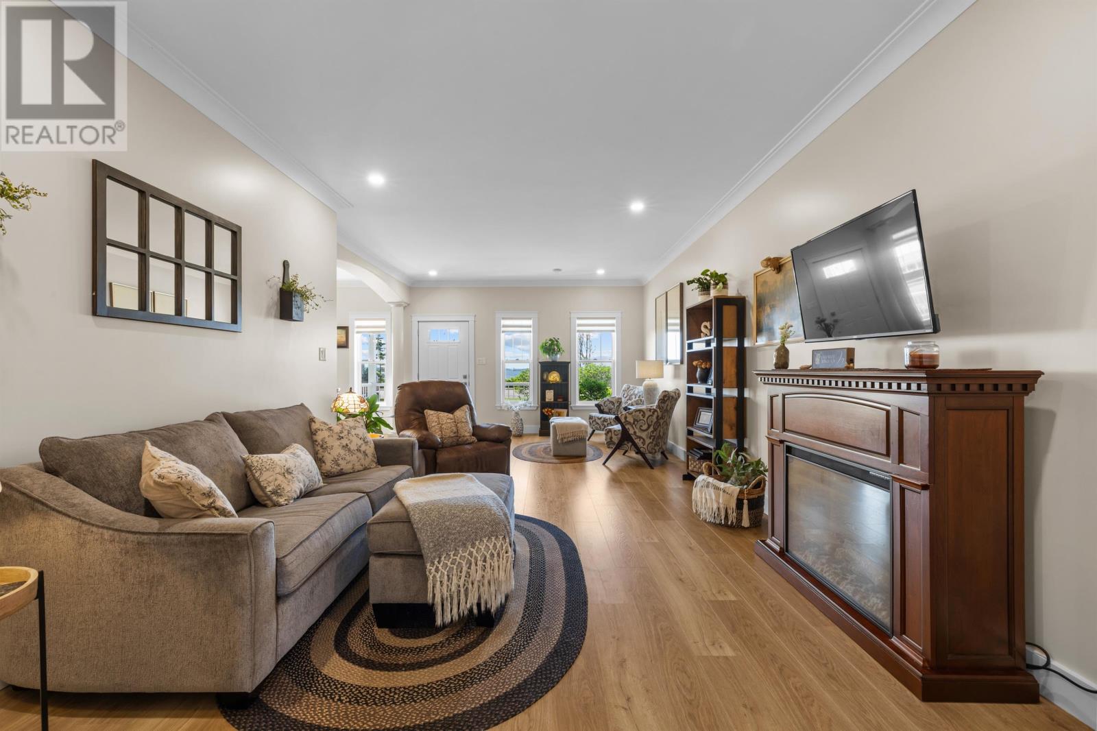394 MacKenzie Drive - 11