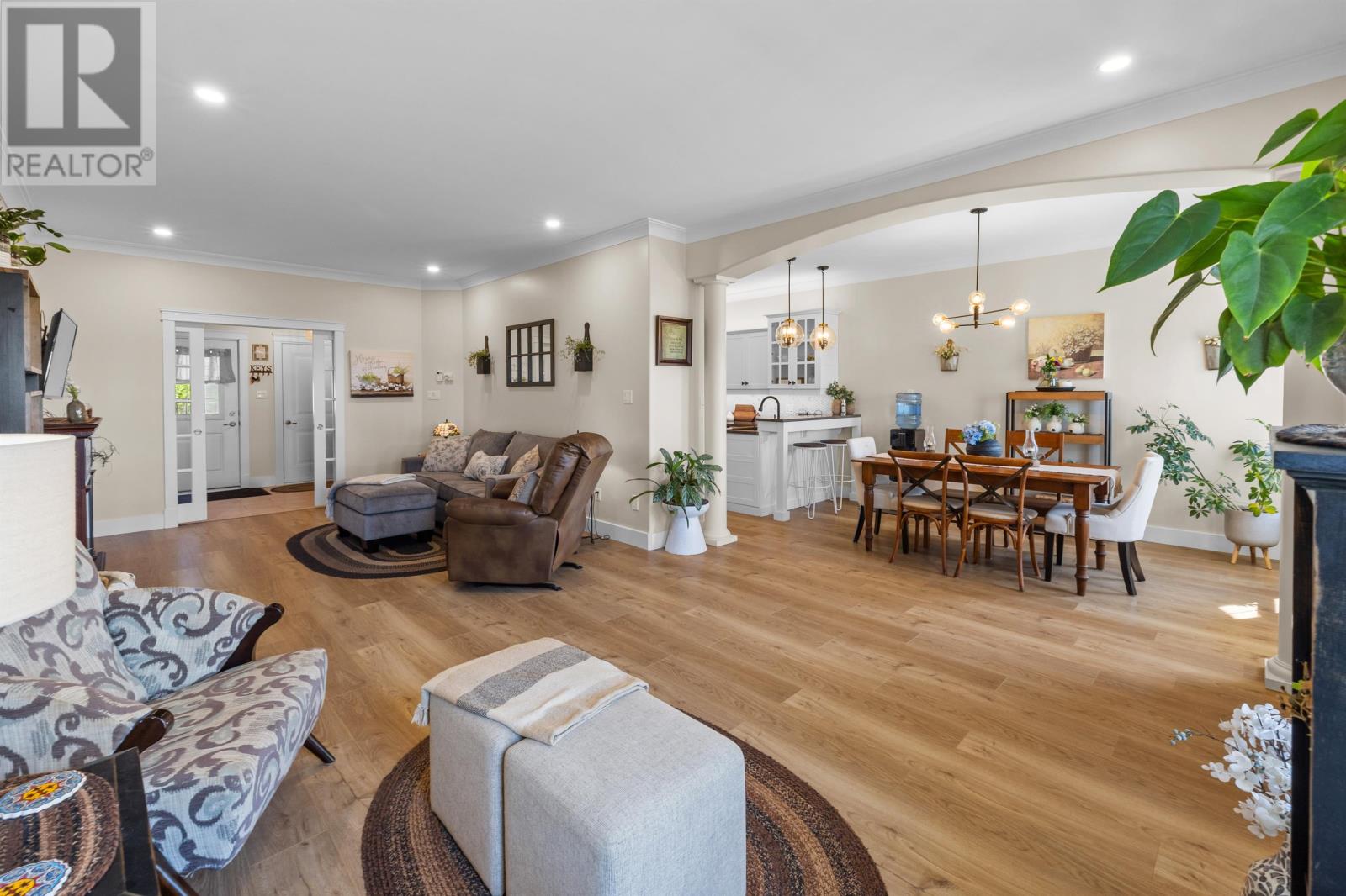 394 MacKenzie Drive - 8