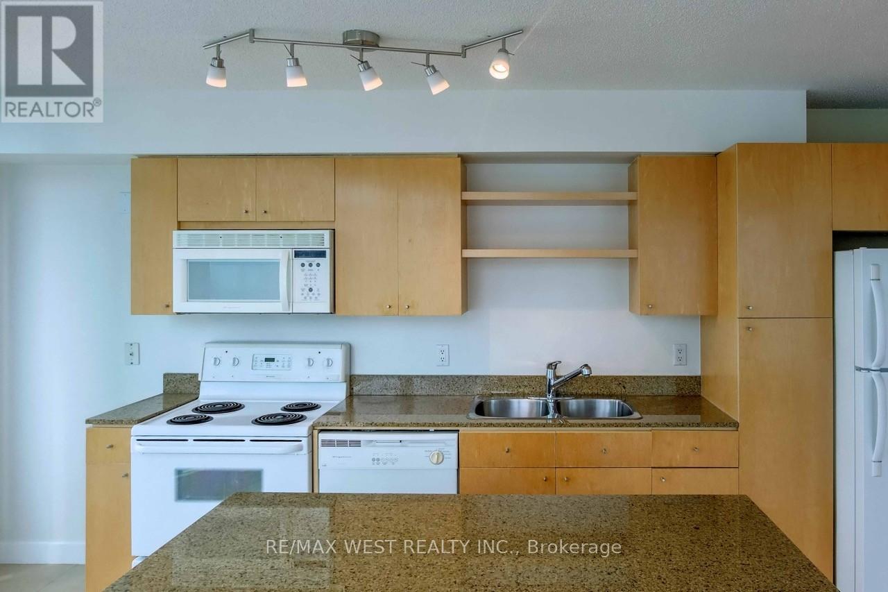 #2509 373 FRONT STREET - 16