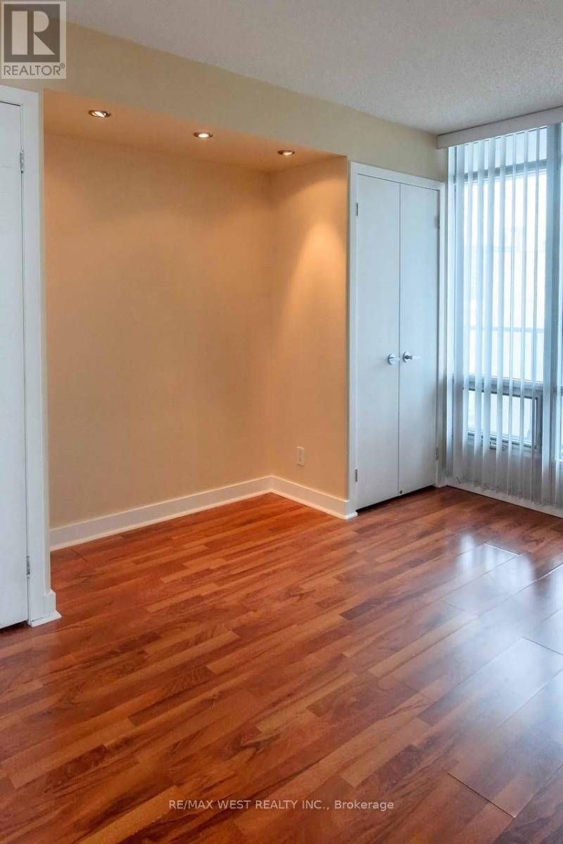 #2509 373 FRONT STREET - 21