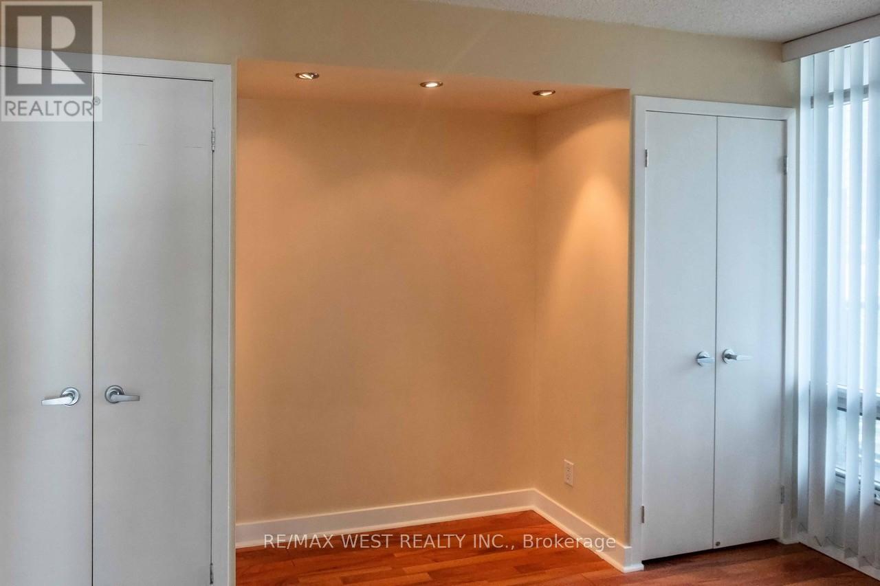 #2509 373 FRONT STREET - 22