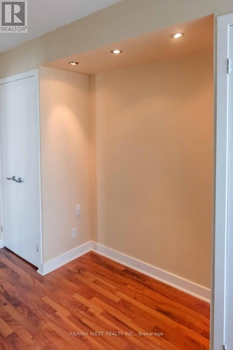 #2509 373 FRONT STREET - 24