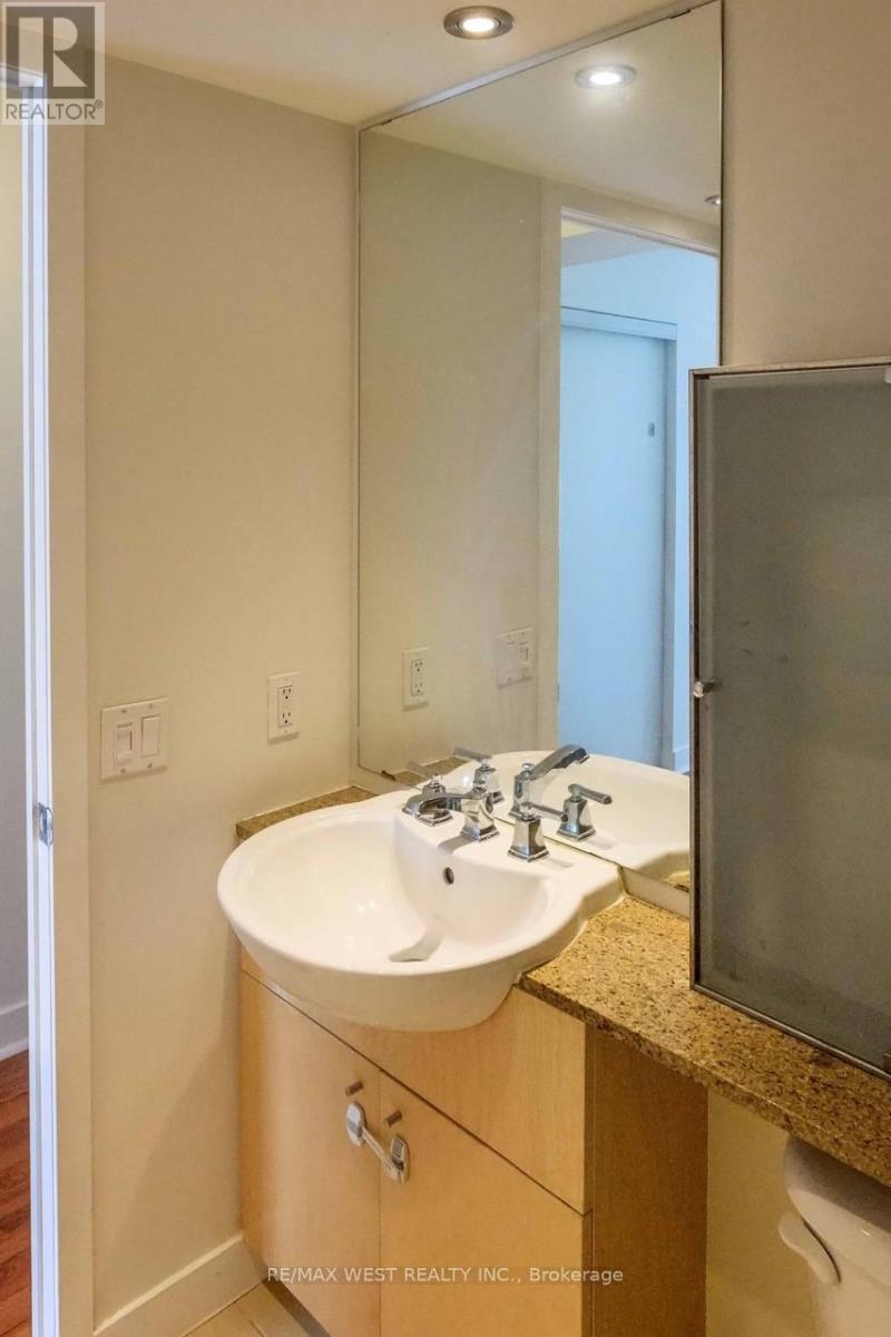 #2509 373 FRONT STREET - 28