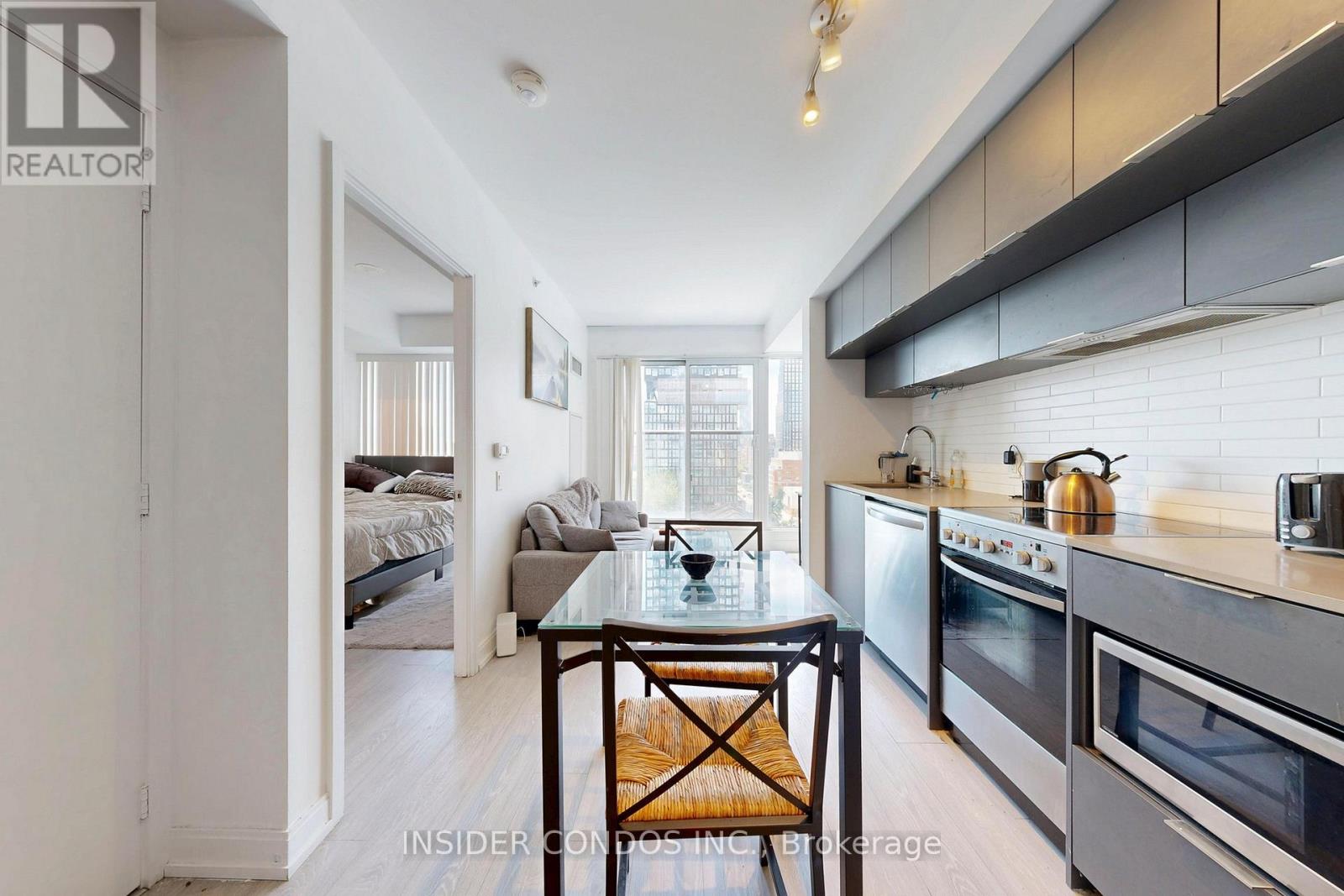#807 181 DUNDAS STREET E - 19
