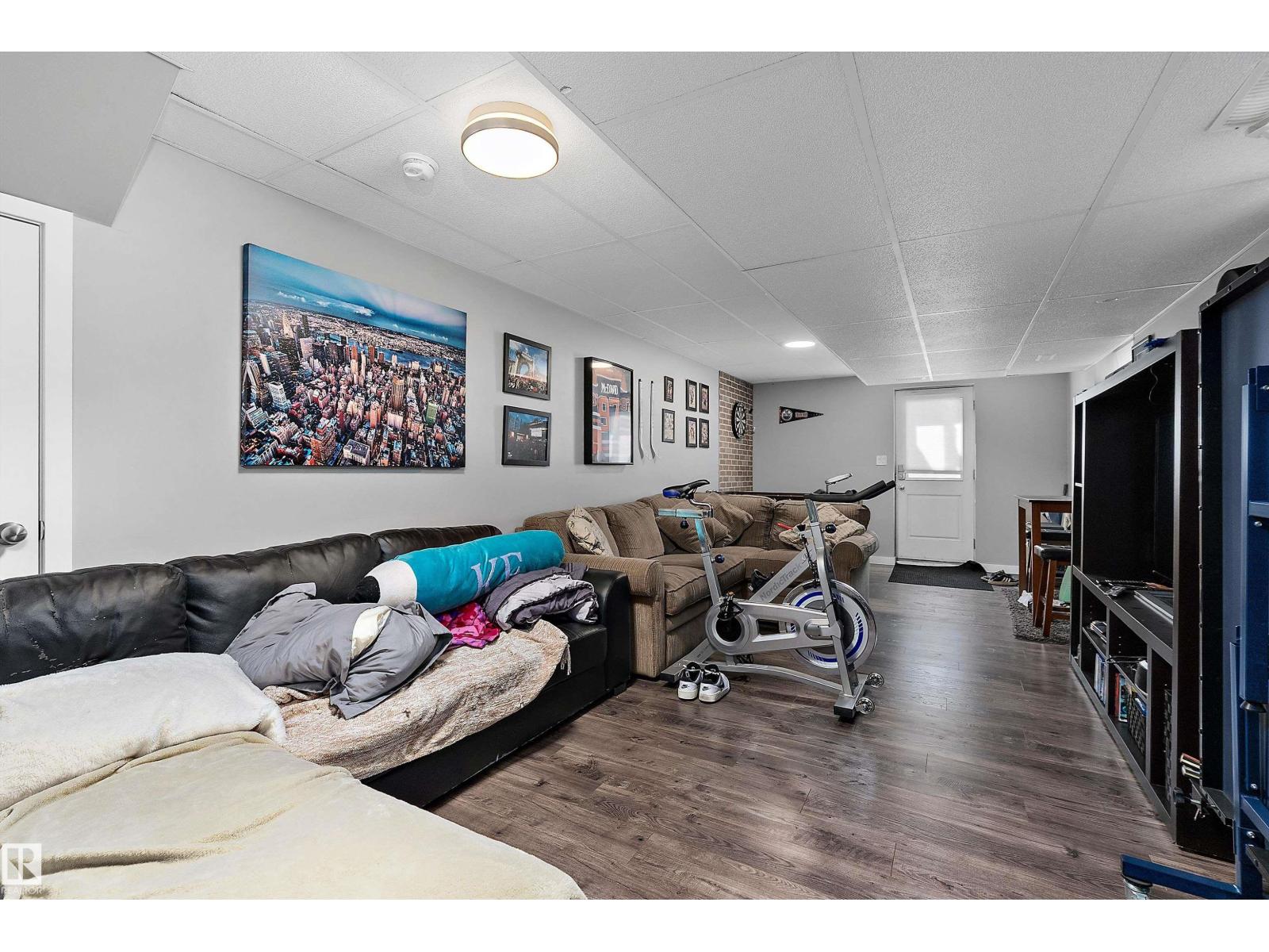 14832 103 Ave NW — photo 38