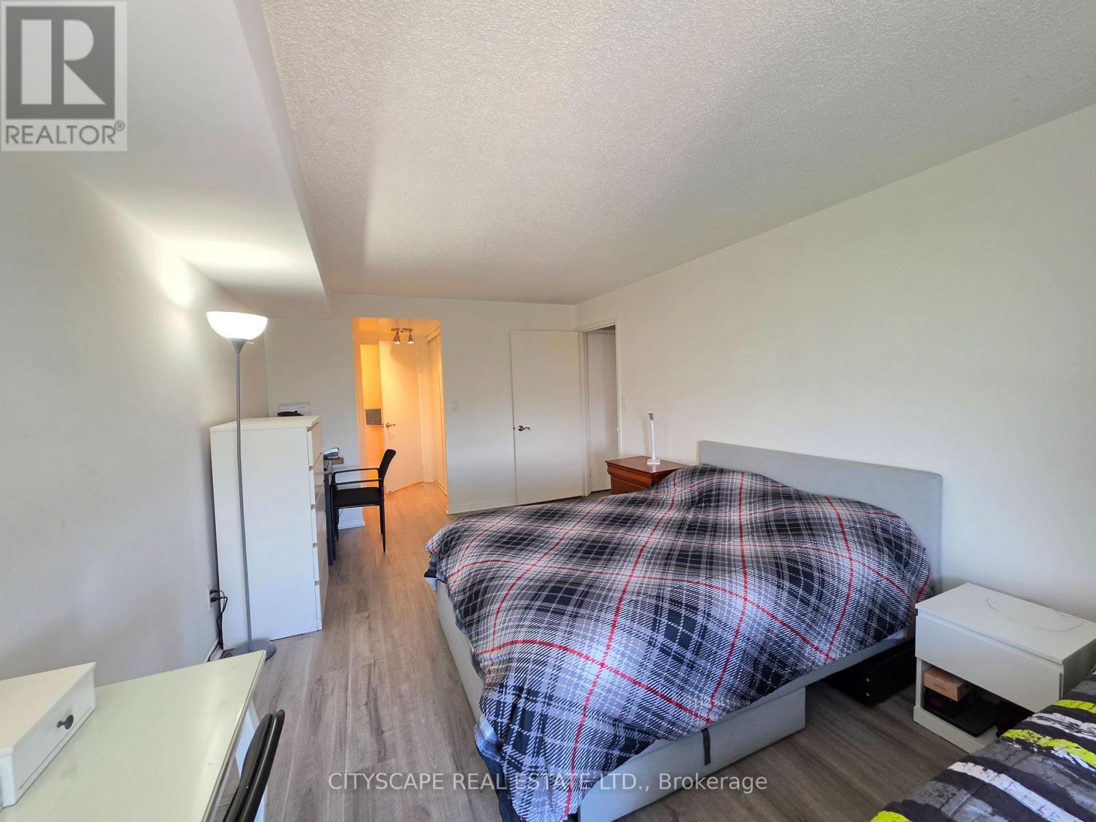 #502 90 DALE AVENUE - 10