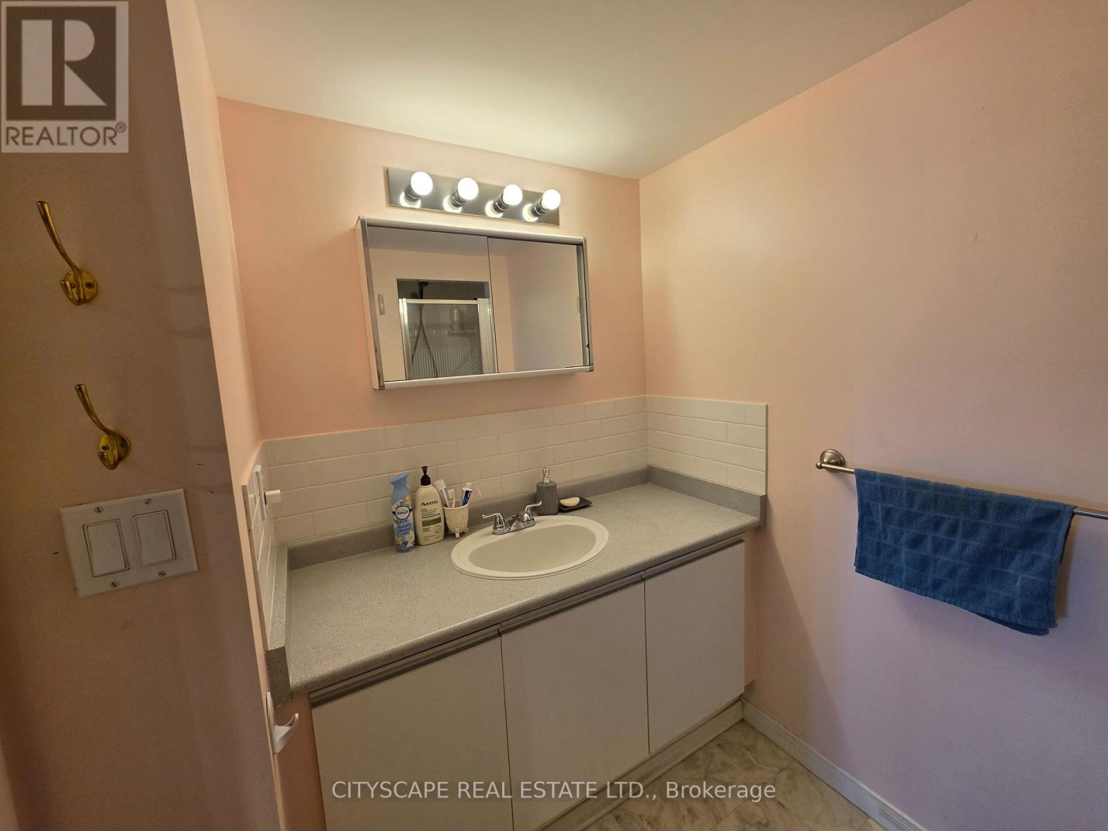 #502 90 DALE AVENUE - 12