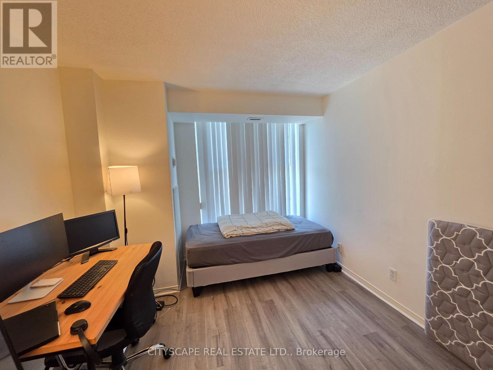 #502 90 DALE AVENUE - 16