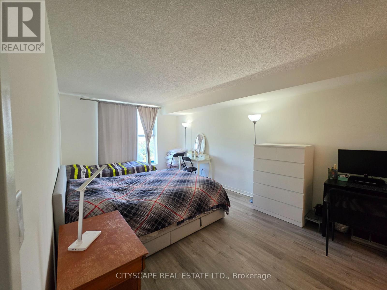 #502 90 DALE AVENUE - 9