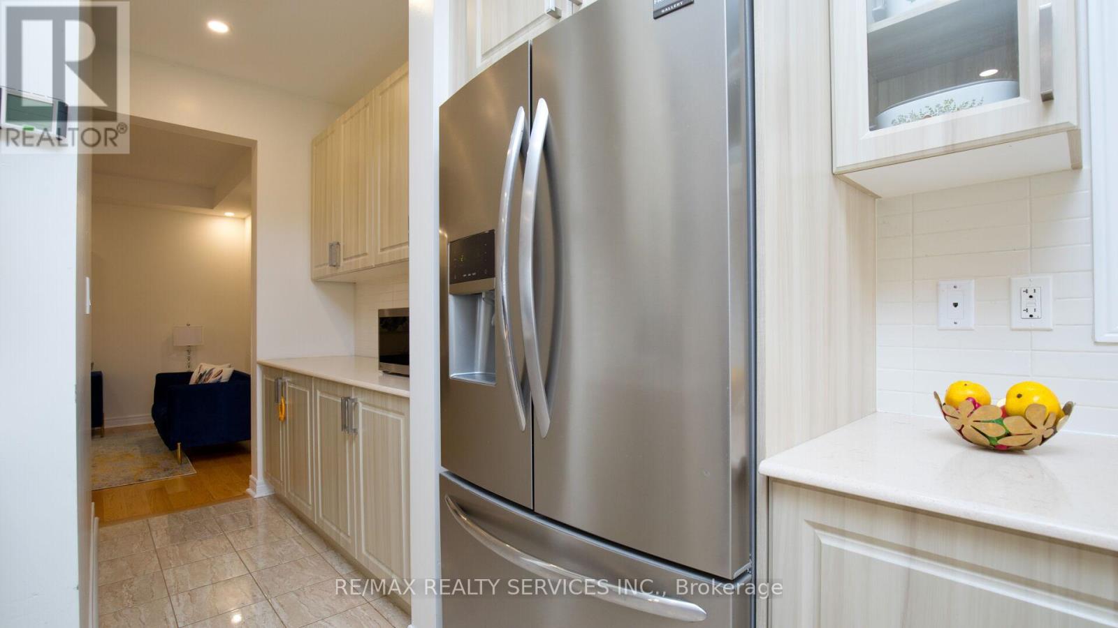 104 SHARPE CRESCENT - 15