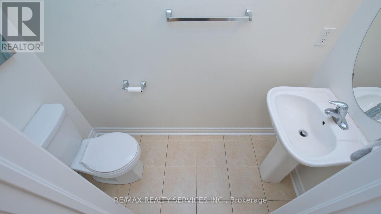 104 SHARPE CRESCENT - 17