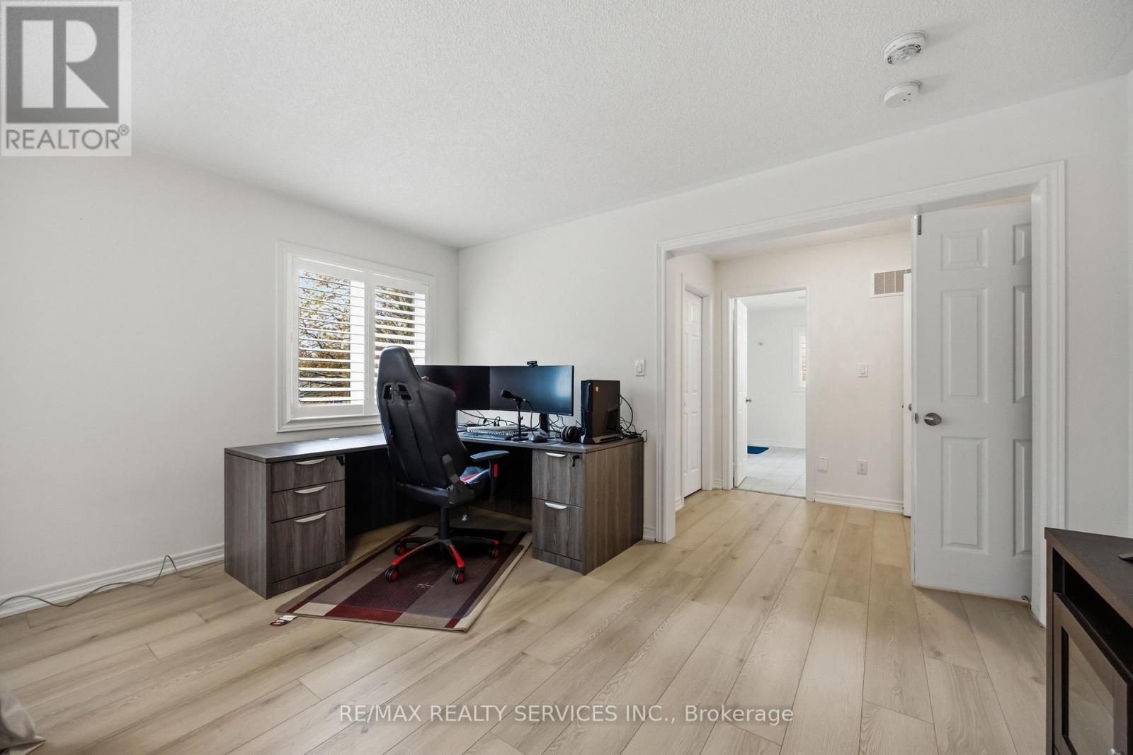 104 SHARPE CRESCENT - 22