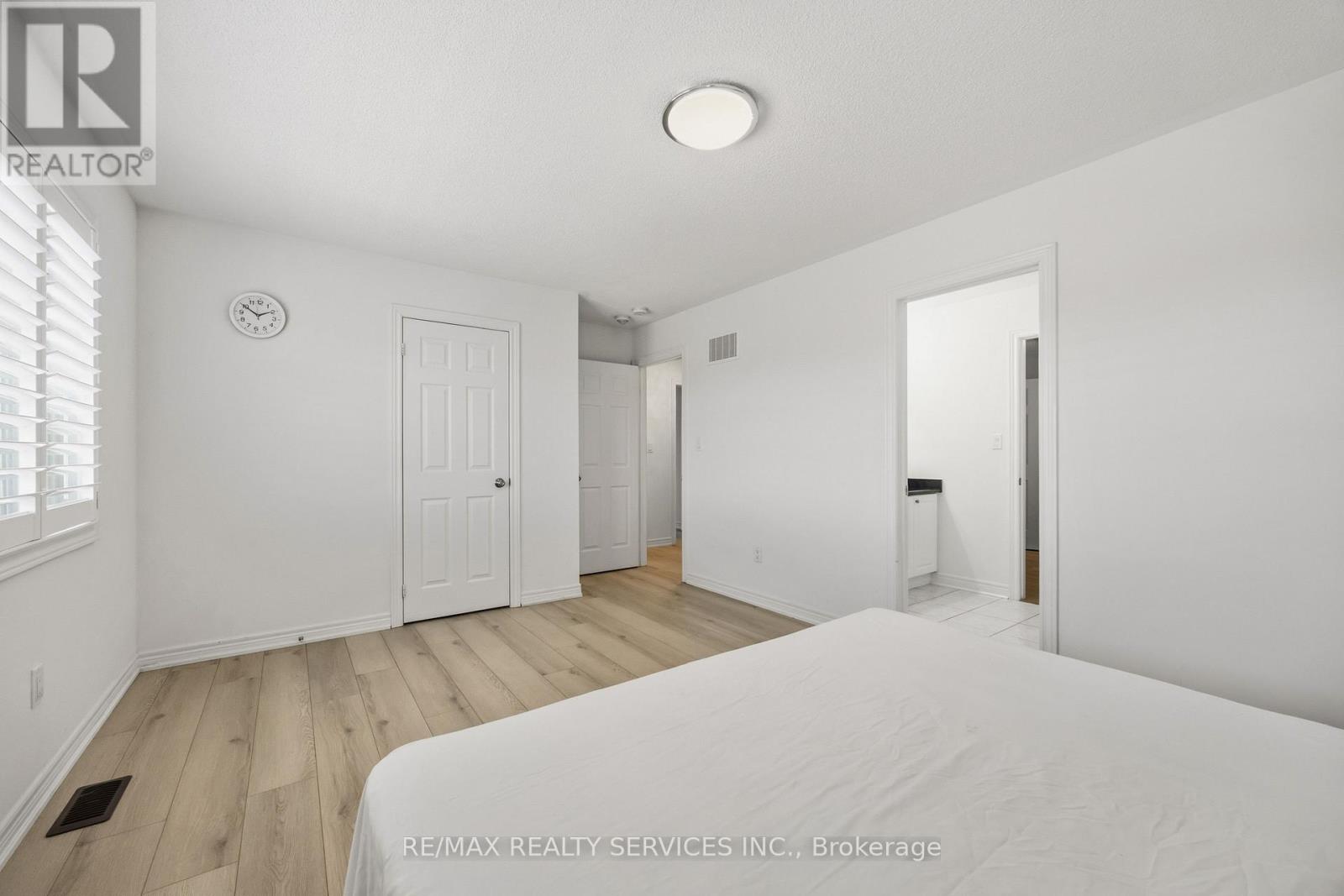 104 SHARPE CRESCENT - 28