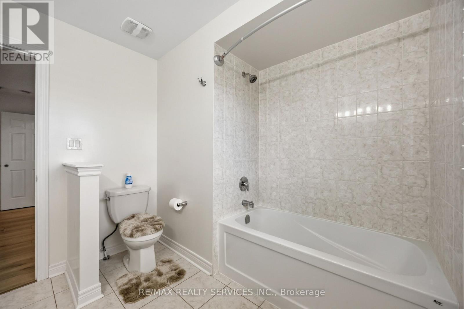 104 SHARPE CRESCENT - 30