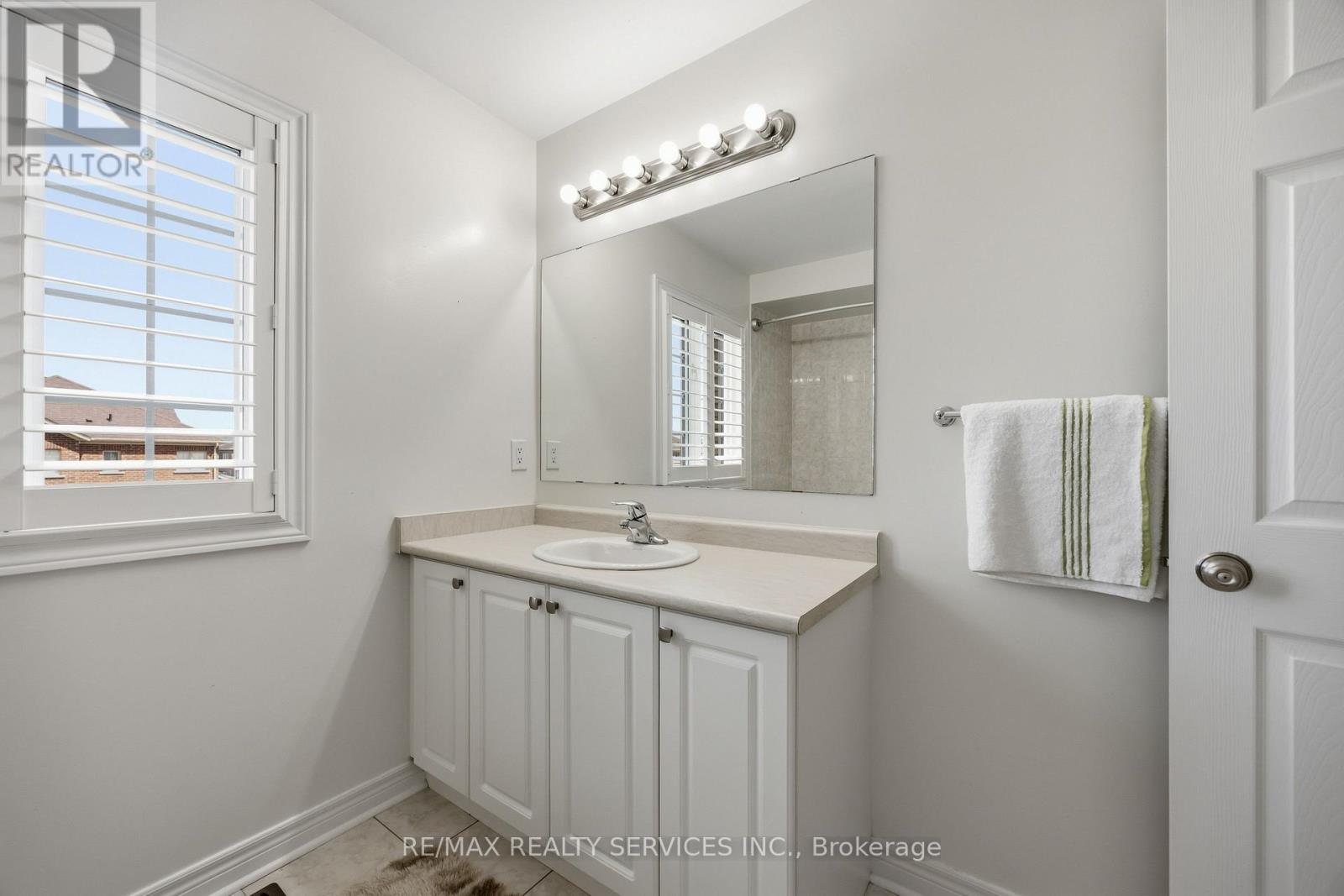 104 SHARPE CRESCENT - 31